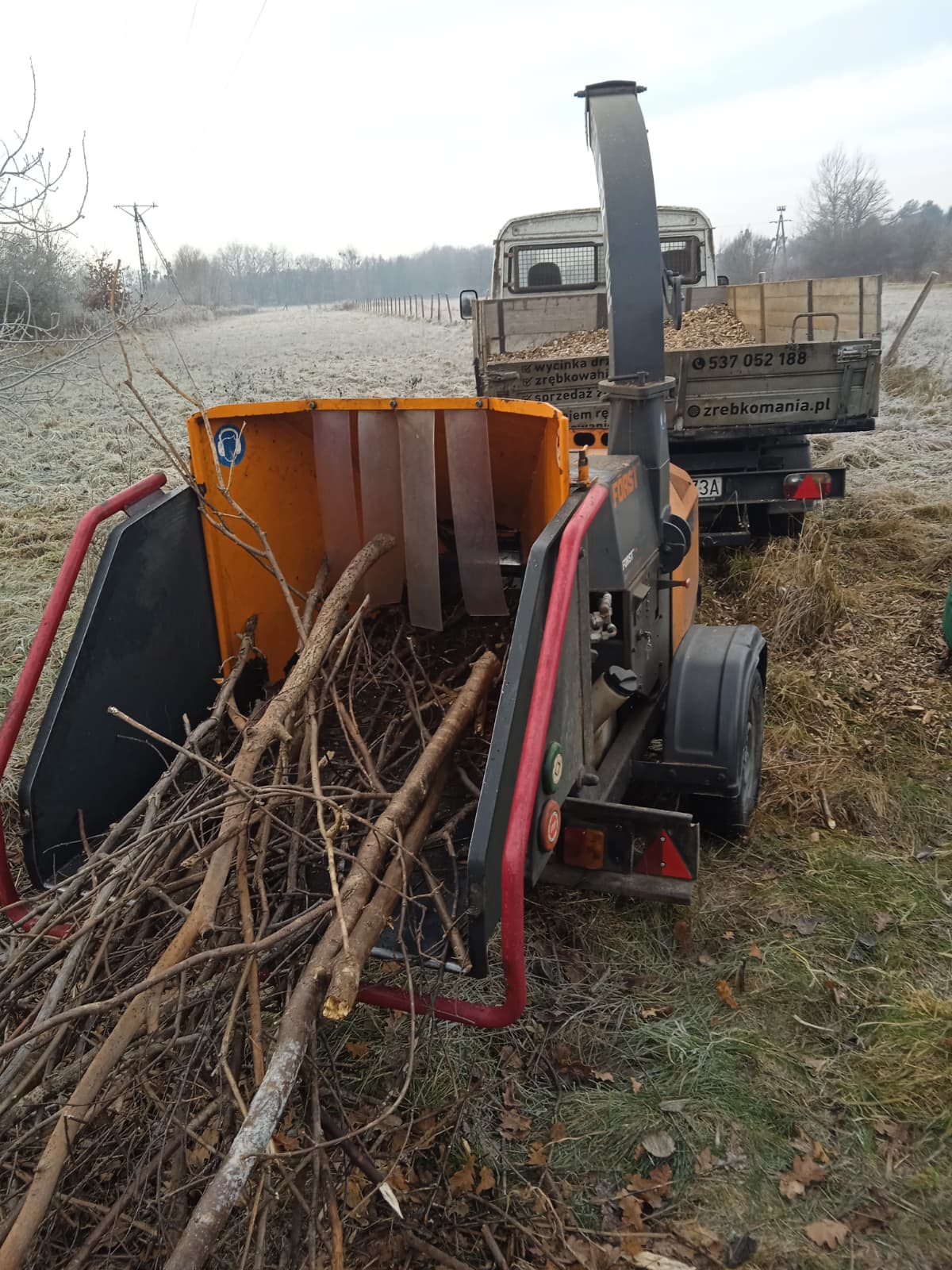 Gałęzie wkładane do rębaka